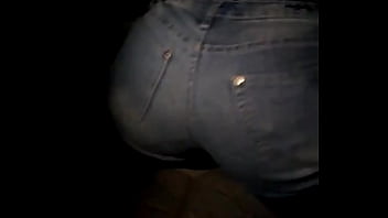 Ebony shake ass on camera in public