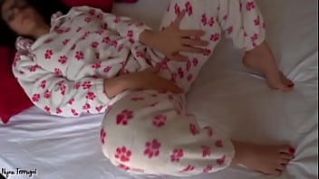 I fuck my friend after seeing her touching herself in her pajamas