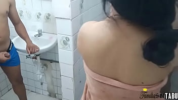 Sexy Fucked By Her Roommate Watching Him Naked In The Bathroom She Offers Her Cock And Eats It With Her Pussy Creampie On Dirty Face Xvideos