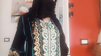 Muslim girl wanna try to suck